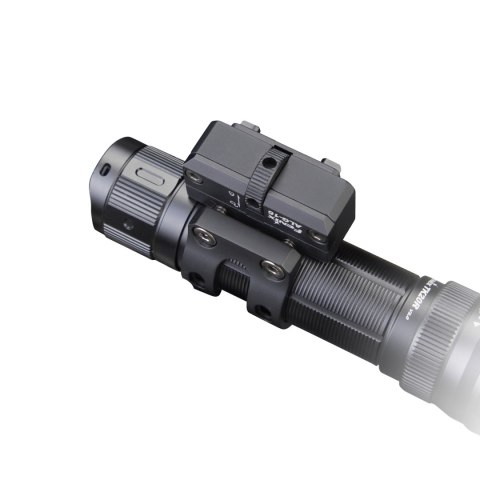 Montaż taktyczny latarki Fenix ALG-16 Fenix