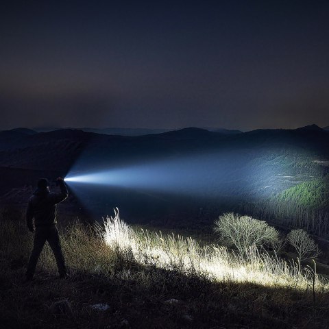 Latarka taktyczna LED Fenix TK15R Fenix