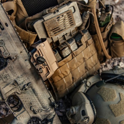 Kolimator holograficzny Vortex AMG UH-1 Gen II Tan Vortex Optics