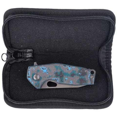 Nóż Fox Suru LE Arctic Storm Fat Carbon, Black Stonewashed PVD CPM-20CV by Jesper Voxnæs (FX-526LE CF) FOX