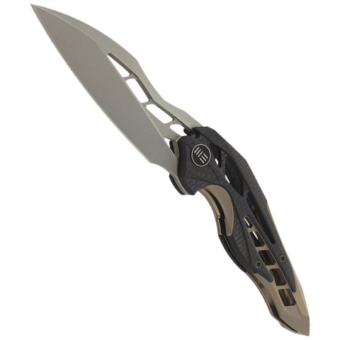 Nóż składany WE Knife Arrakis Champagne Ti / CF, Satin M390 by Elijah Isham (906CF-A MYSTERY BOX) WE Knife
