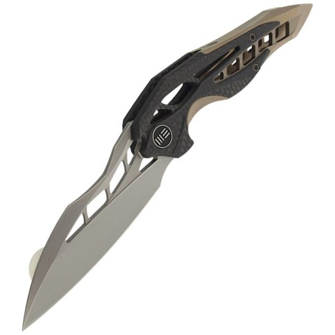 Nóż składany WE Knife Arrakis Champagne Ti / CF, Satin M390 by Elijah Isham (906CF-A MYSTERY BOX) WE Knife