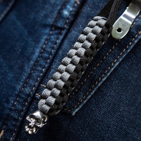 Przywieszka do noża M-Tac Cuboid Skull Black/Grey paracord (10285211) M-TAC