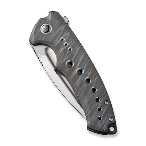 Nóż WE Knife Nexusia LE No ???/150 Tiger Stripe Titanium, Hand Satin CPM 20CV (WE22044-3) WE Knife