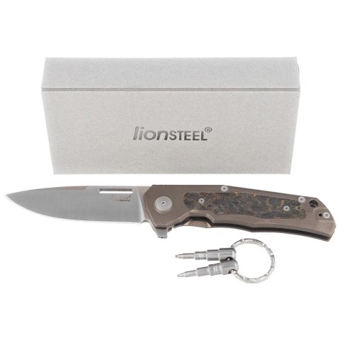 Nóż składany LionSteel Q4ttro Bronze Titanium/Fat Carbon, Satin MagnaCut by Molletta (Q4 BR) LionSteel