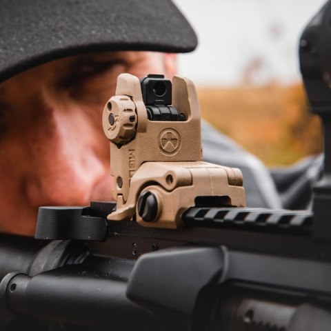 Celownik przeziernikowy Magpul składany MBUS FDE khaki Magpul