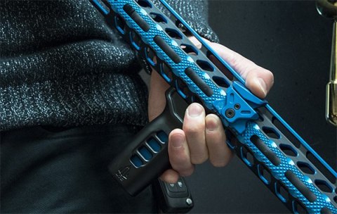 Chwyt przedni Leapers UTG Super Slim M-LOK pionowy, czarny Leapers