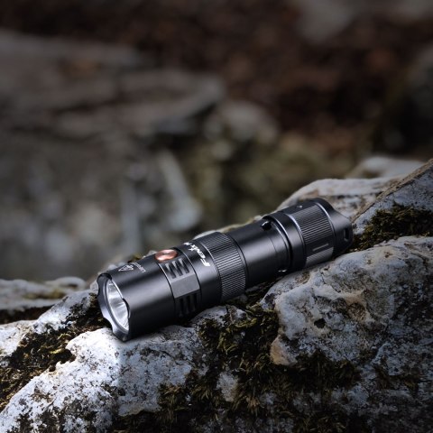 Latarka taktyczna LED Fenix PD25R czarna Fenix