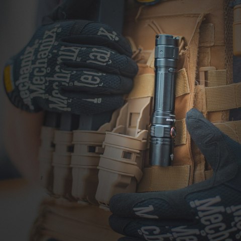 Latarka taktyczna LED Fenix PD35 V3.0 czarna Fenix
