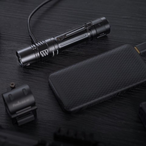 Latarka taktyczna LED Fenix PD36R Pro Fenix