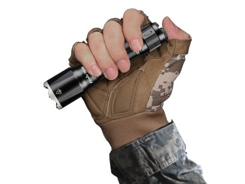 Latarka taktyczna LED Fenix TK16 V2.0 czarna Fenix