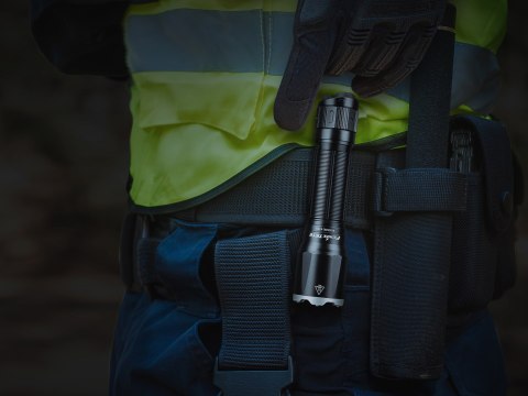 Latarka taktyczna LED Fenix TK16 V2.0 czarna Fenix
