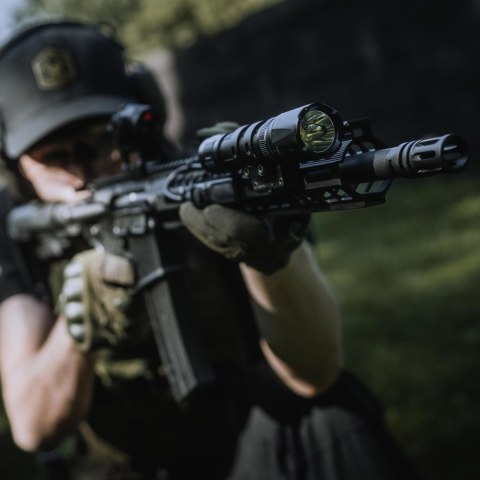Latarka taktyczna LED Fenix TK20R V2.0 czarna Fenix