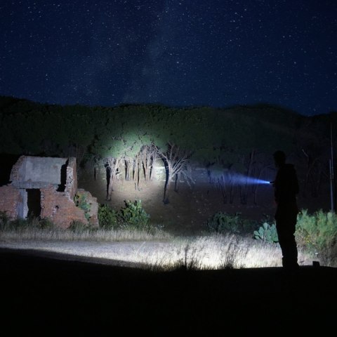 Latarka taktyczna LED TK05R Fenix