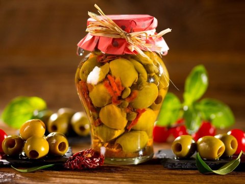 Oliwki Królewskie z suszonymi pomidorami i kaparami 300 g Kocham Oliwki