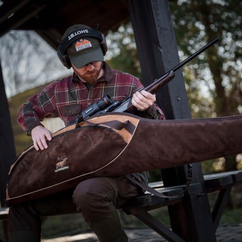 Pokrowiec na broń Forsport zamszowy 125 cm - brązowy, haft jeleń ryczy w trawie Forsport